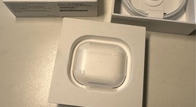 Used
													Apple AirPods 3rd Gen - Lightning Case, photo 1 of 3