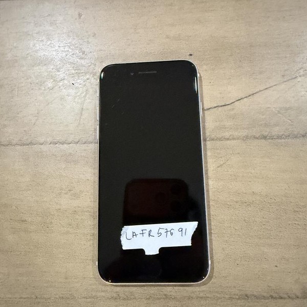 Apple iPhone SE 3rd Gen 2022 - Unlocked, 64 GB, Starlight, A2595