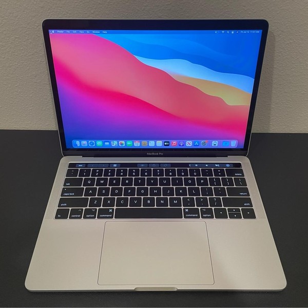 MacBook Pro 2019 - 13 inch - 128 GB, Silver, 8 GB, Intel Core i5