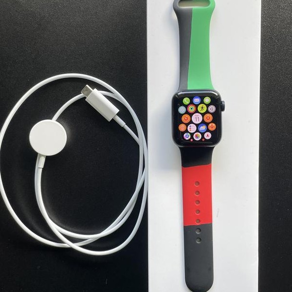 Apple Watch SE (2nd Gen) 40mm - Midnight, A2722 - GPS, Aluminum