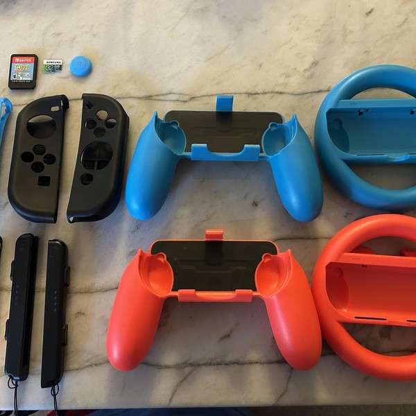 Nintendo Switch - 32 GB, Red & Blue