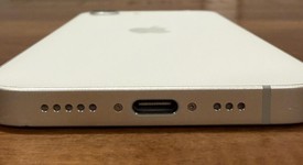 Good
													Apple iPhone 16e - Unlocked, White, 128 GB, A3212, photo 4 of 9