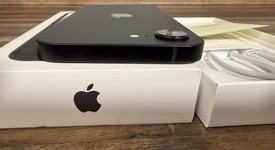 Mint
													Apple iPhone 16e - Unlocked, Black, 128 GB, A3212, photo 4 of 7