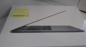 New
													MacBook Pro 2018 (With Touch Bar) - 15" - I7, Gray, 512 GB, 16 GB, photo 1 of 5