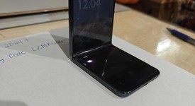 Good
													Motorola Razr Plus (2024) - Unlocked, Navy Blue, 256 GB, 12 GB, photo 2 of 3