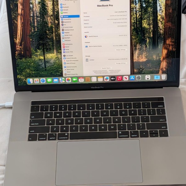 MacBook Pro 2018 (With Touch Bar) - 15 inch - 512 GB, Gray, 16 GB, Intel Core i7