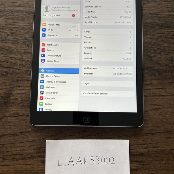 Apple iPad Air - Wi-Fi, Gray, 16 GB