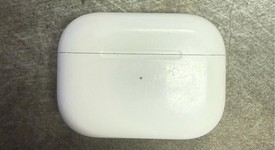 Used
													Apple AirPods Pro 2 - Lightning, photo 4 of 11