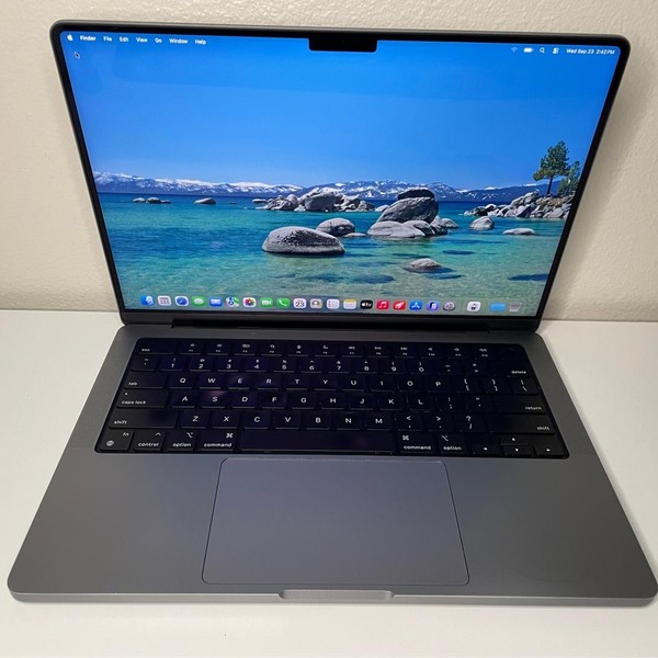 MacBook Pro 2021 - 14 inch - 512 GB, Gray, 16 GB, Apple M1 Pro 8-core