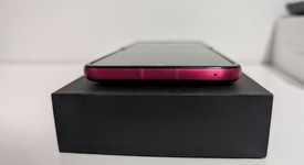 Mint
													Motorola Razr Ultra (2025) - Unlocked, PANTONE Cabaret, 1 TB, 16 GB, photo 3 of 12