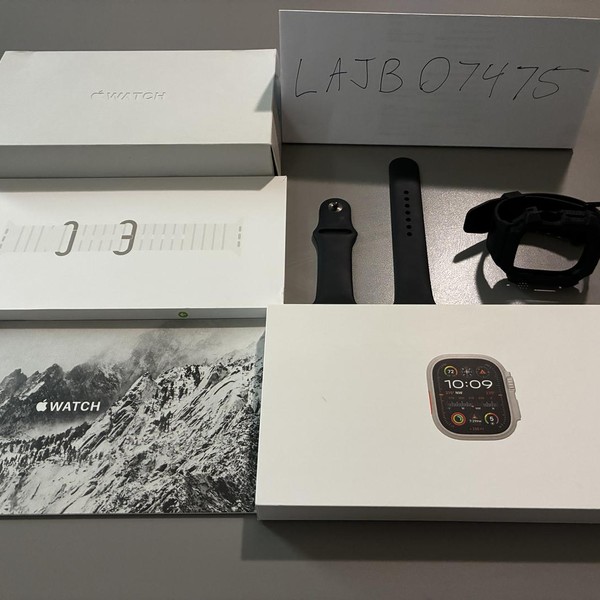 Apple Watch Ultra 2 49mm - Unlocked, Natural, A2986