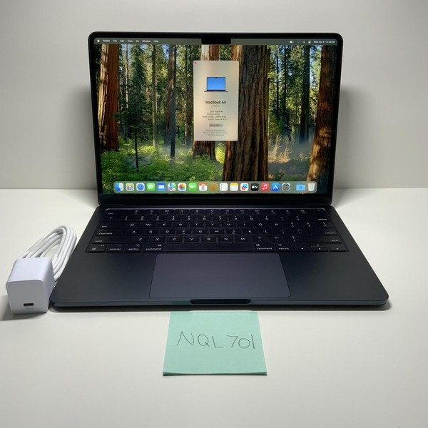 MacBook Air 2022 (M2) - 13 inch - 256 GB, Midnight, 8 GB, Apple M2