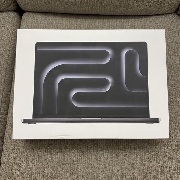 MacBook Pro 2024 - 16 inch - 1 TB, Space Black, 48 GB, Apple M4 Max 16-core