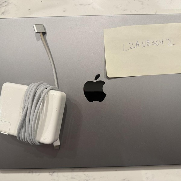 MacBook Pro 2021 - 16 inch - 2 TB, Gray, 64 GB, Apple M1 Max