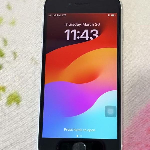 Apple iPhone SE 2nd Gen 2020 - Unlocked, 128 GB, White, A2275