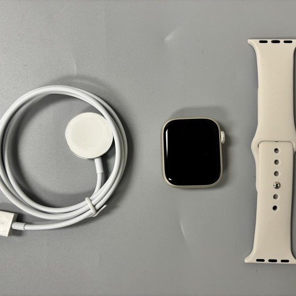 Apple Watch Series 8 41mm - Unlocked, Starlight, A2772 - Cellular, Aluminum