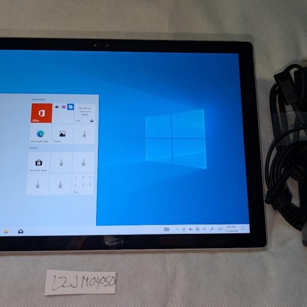 Microsoft Surface Pro 4 - 12.3 Inch - Wi-Fi, 256 GB, Silver, 8 GB