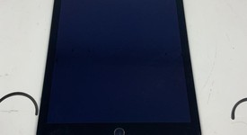 Good
													Apple iPad Air 2 - Wi-Fi, Gray, 32 GB, photo 4 of 9