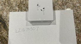 New
													Apple AirPods 3rd Gen - MagSafe Case, photo 2 of 2