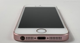 Good
													Apple iPhone SE 1st Gen 2016 - Unlocked, Rose Gold, 64 GB, A1662, photo 4 of 7
