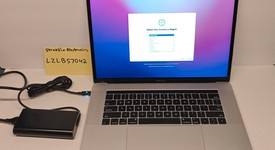 Good
													MacBook Pro 2016 (With Touch Bar) - 15" - Silver, 512 GB, 16 GB, photo 2 of 25