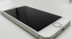 Good
													Apple iPhone 8 - Unlocked, Silver, 64 GB, A1905, GSM, photo 4 of 6