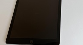 Good
													Apple iPad 6th Gen - Unlocked, Gray, 32 GB, A1954, photo 2 of 7