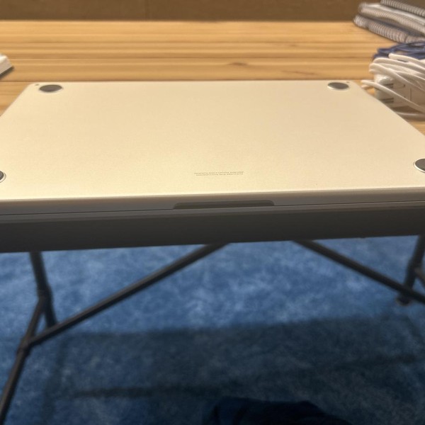 MacBook Air 2022 (M2) - 13 inch - 256 GB, Starlight, 8 GB, Apple M2