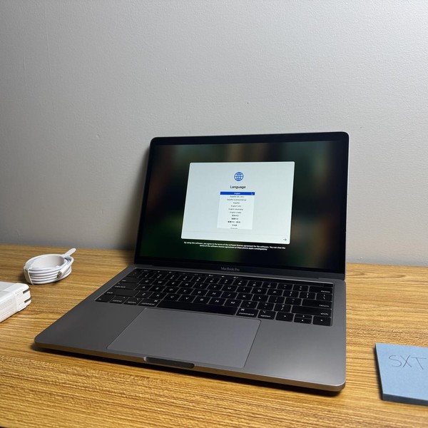 MacBook Pro 2018 (With Touch Bar) - 13 inch - 512 GB, Gray, 16 GB, Intel Core i7