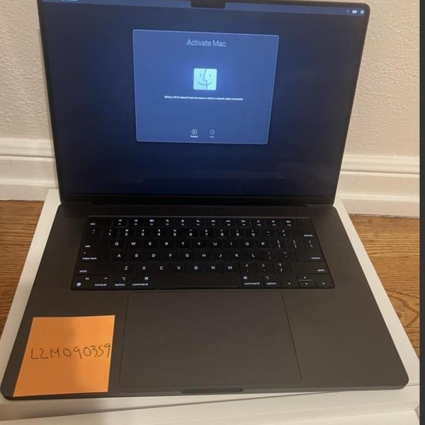 MacBook Pro 2024 - 16 inch - 1 TB, Silver, 36 GB, Apple M4 Max 14-core