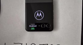 Mint
													Motorola Razr (2024) - Unlocked, Gray, 256 GB, 8 GB, photo 3 of 9
