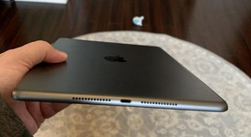 Mint
													Apple iPad 8th Gen - Unlocked, Gray, 128 GB, A2428, photo 3 of 6