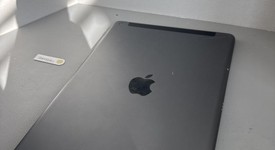 Good
													Apple iPad 9th Gen - Unlocked, Gray, 64 GB, A2603, photo 5 of 6