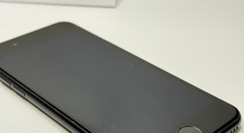 Good
													Apple iPhone SE 3rd Gen 2022 - Unlocked, Midnight, 128 GB, A2595, photo 1 of 3