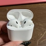 Used Apple AirPods (1st Gen) - Lightning Case