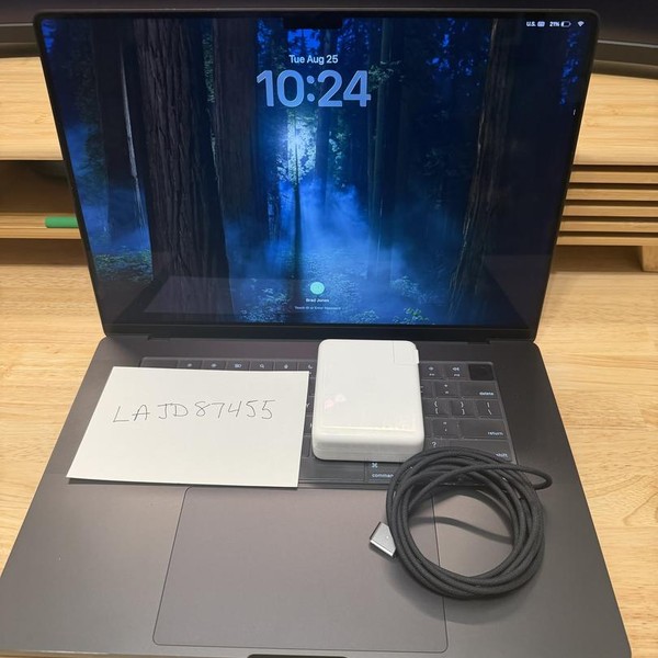 MacBook Pro Late 2023 (M3) - 16 inch - 512 GB, Black, 36 GB, Apple M3 Pro 12-core, 18-core GPU