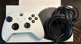 Mint
													Xbox Series S (2020) - White, 512 GB, photo 1 of 9