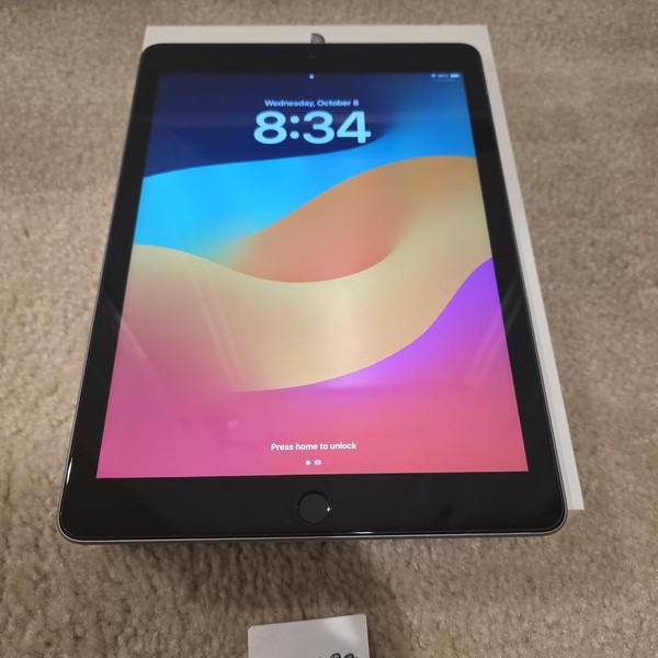 Apple iPad 6th Gen - Wi-Fi, 128 GB, Gray, A1893