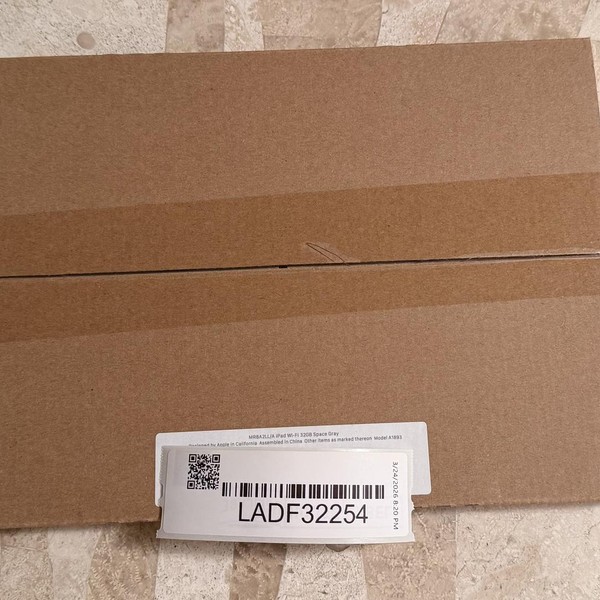 Apple iPad 6th Gen - Wi-Fi, 32 GB, Gray, A1893