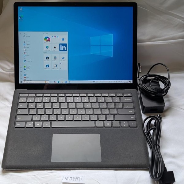 Microsoft Surface Laptop 2 - 256 GB, Black, 8 GB, Intel Core i7