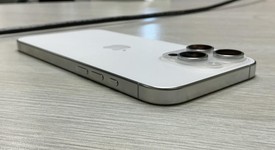 Good
													Apple iPhone 16 Pro Max - Unlocked, White, 512 GB, A3084, photo 4 of 6