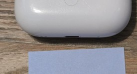 Used
													Apple AirPods Pro 2 - Lightning, photo 4 of 8