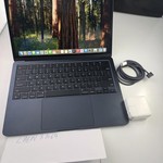 Good MacBook Air 2022 (M2) - 13 inch - 256 GB, Midnight, 16 GB, Apple M2