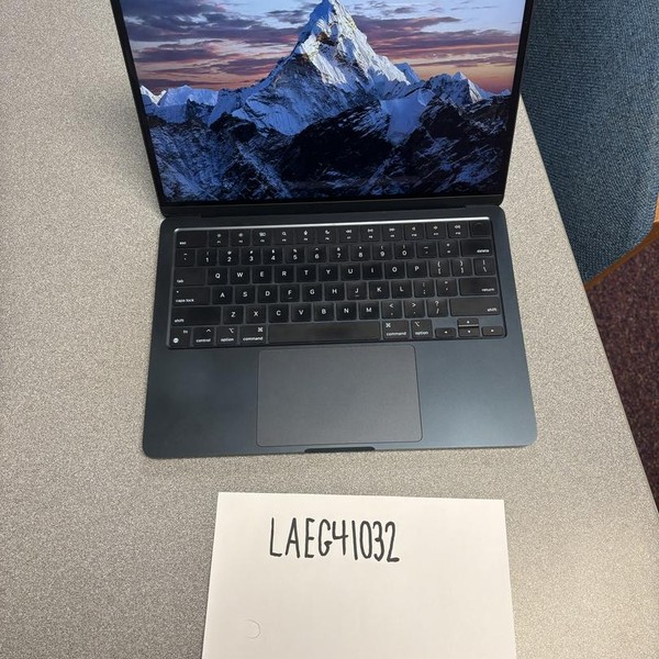 MacBook Air 2024 (M3) - 13 inch - 512 GB, Midnight, 8 GB, Apple M3, 10-core GPU