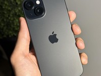 Apple iPhone 15