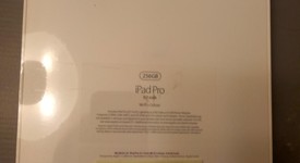 New
													Apple iPad Pro 9.7" - Unlocked, Gold, 256 GB, A1674, photo 1 of 2