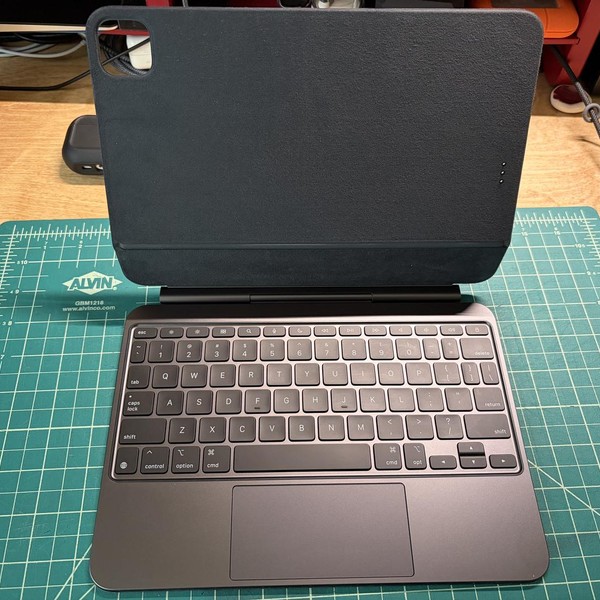 Apple Magic Keyboard for iPad Pro - Black
