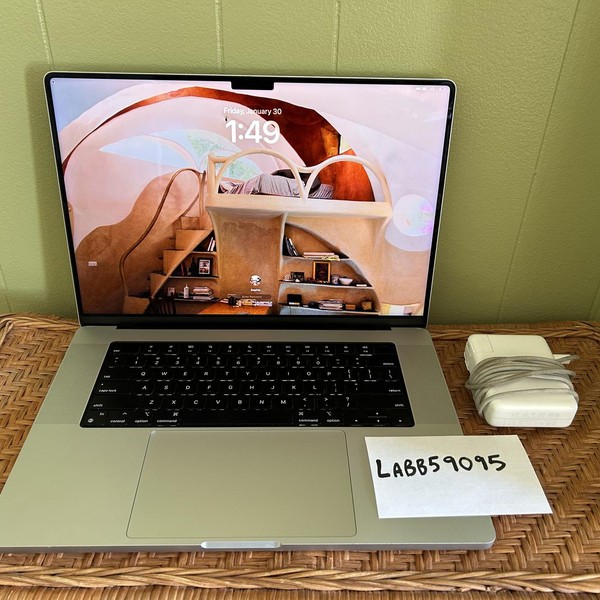 MacBook Pro 2021 - 16 inch - Apple M1 Pro 10-core, Silver, 512 GB, 32 GB