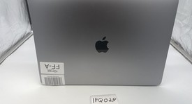 Good
													MacBook Pro 2017 (No Touch Bar) - 13" - I5, Gray, 512 GB, 8 GB, photo 4 of 6