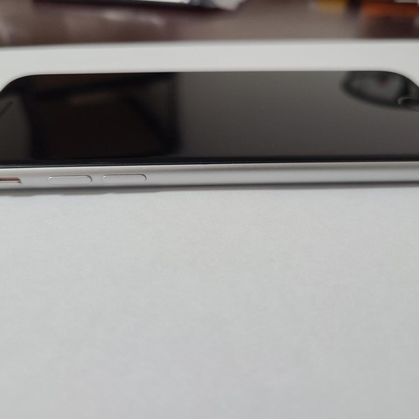 Apple iPhone SE 2nd Gen 2020 - AT&T, White, 128 GB, A2275